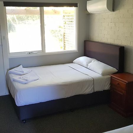 Bateau Bay Hotel Екстериор снимка