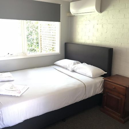 Bateau Bay Hotel Екстериор снимка