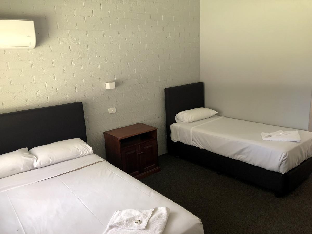 Bateau Bay Hotel Екстериор снимка
