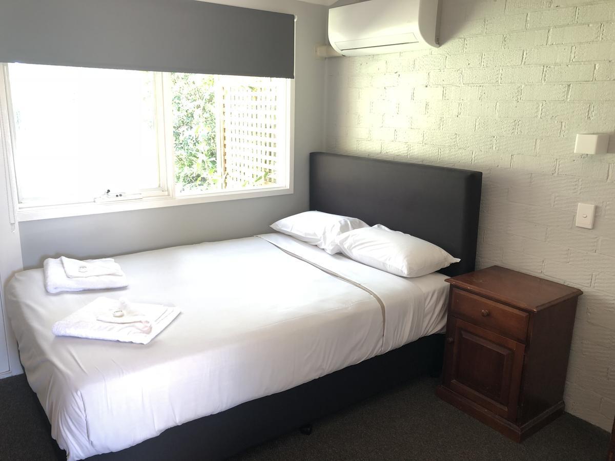 Bateau Bay Hotel Екстериор снимка